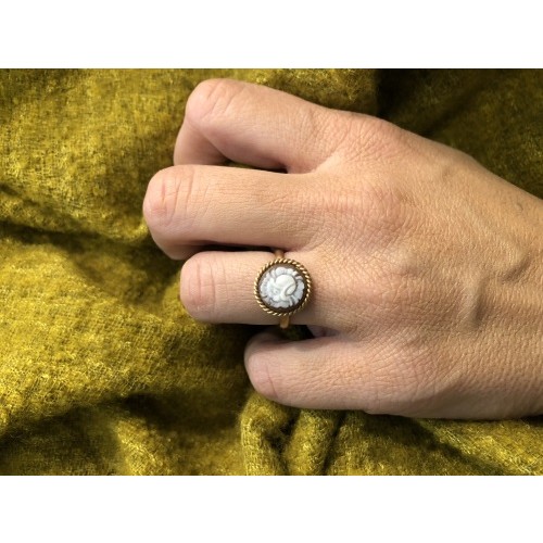 Bague camée rose hot sale